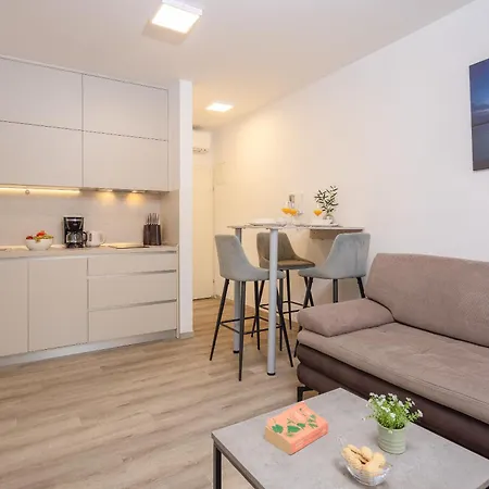 Adria Mare I Apartment Makarska